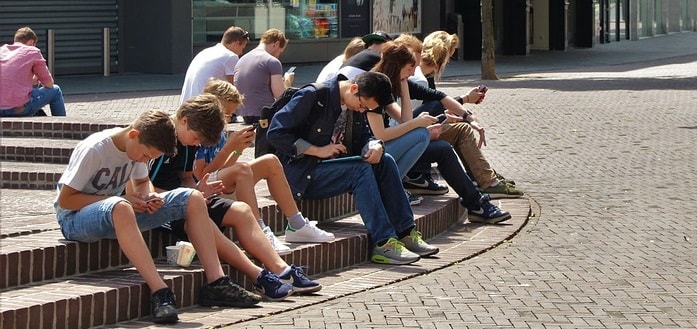 Teenagers Rest Online