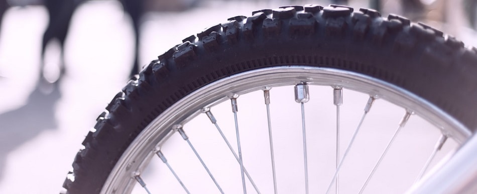 how do tubeless bike tires work