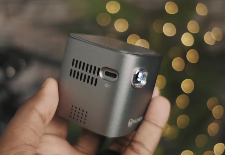 best mini projector for iphone