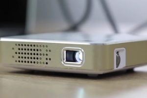 best projector for iphone