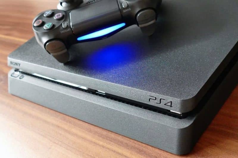 how long can a ps4 stay on